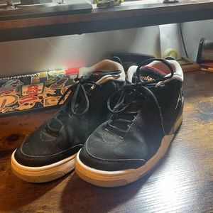 Jordan big fund black metallic silver white university red